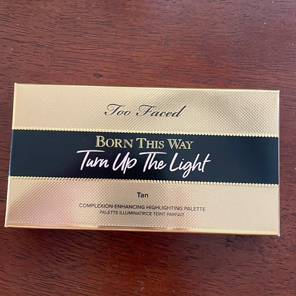 Brand new too face born this way turn up the light tan colors never used!